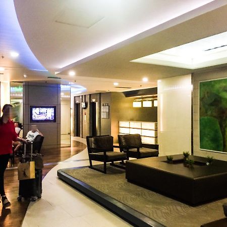 Antel Serenity Suites At Poblacion Makati Makati City Buitenkant foto