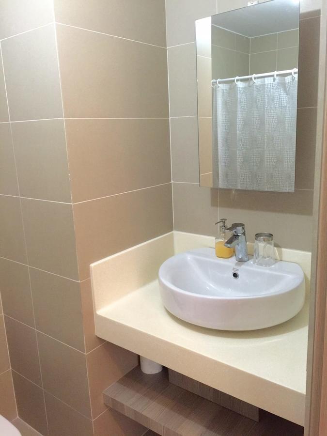 Antel Serenity Suites At Poblacion Makati Makati City Buitenkant foto