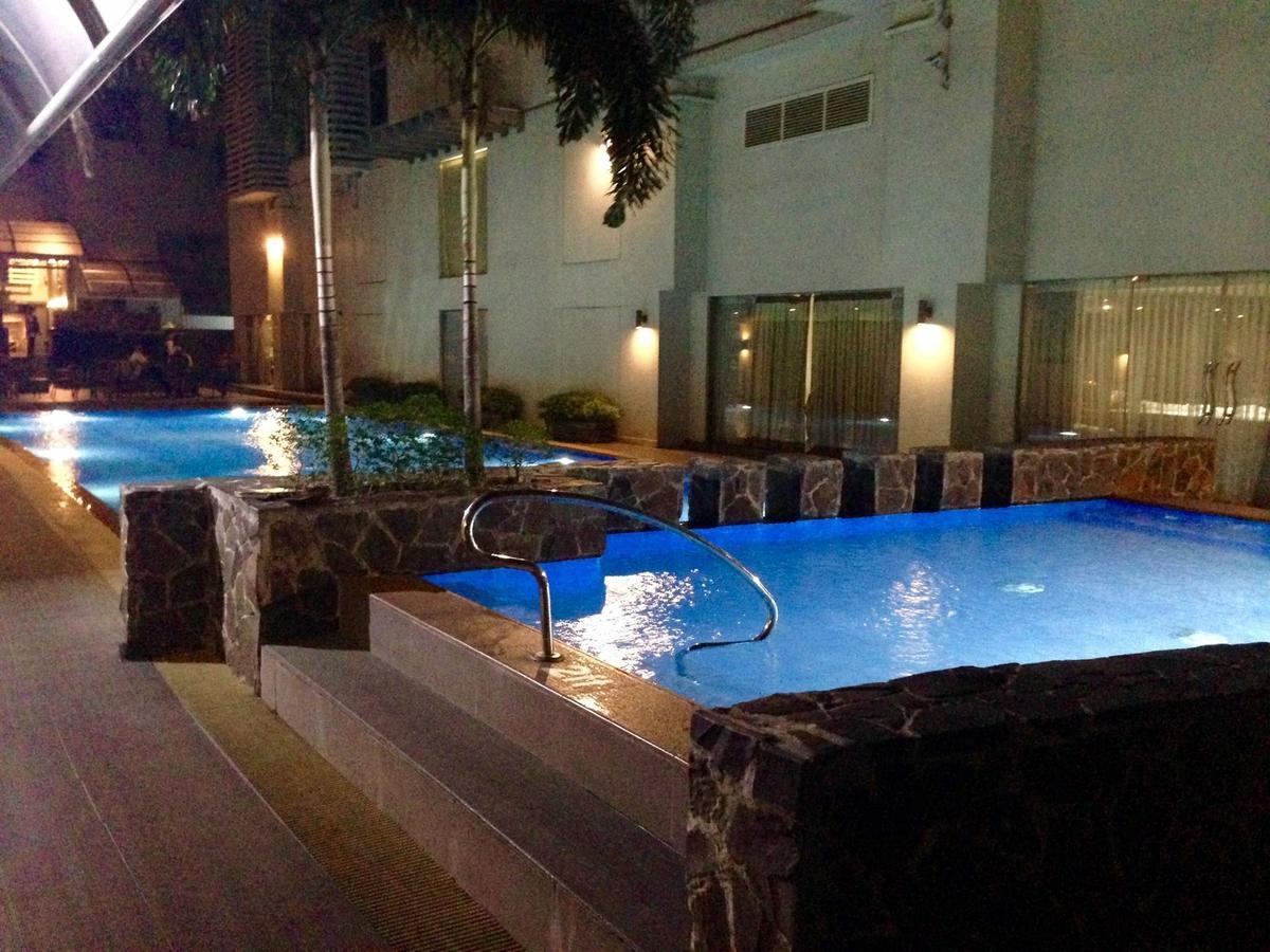 Antel Serenity Suites At Poblacion Makati Makati City Buitenkant foto