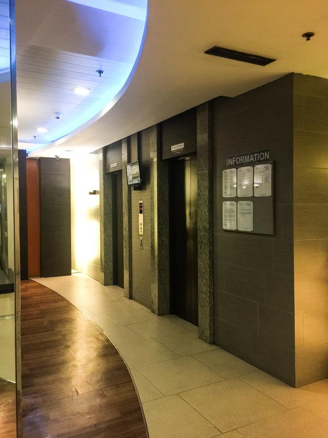 Antel Serenity Suites At Poblacion Makati Makati City Buitenkant foto