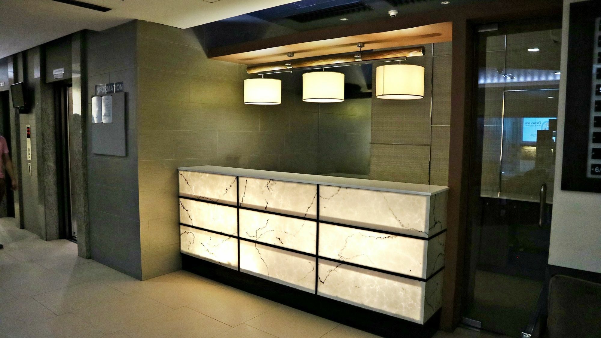 Antel Serenity Suites At Poblacion Makati Makati City Buitenkant foto